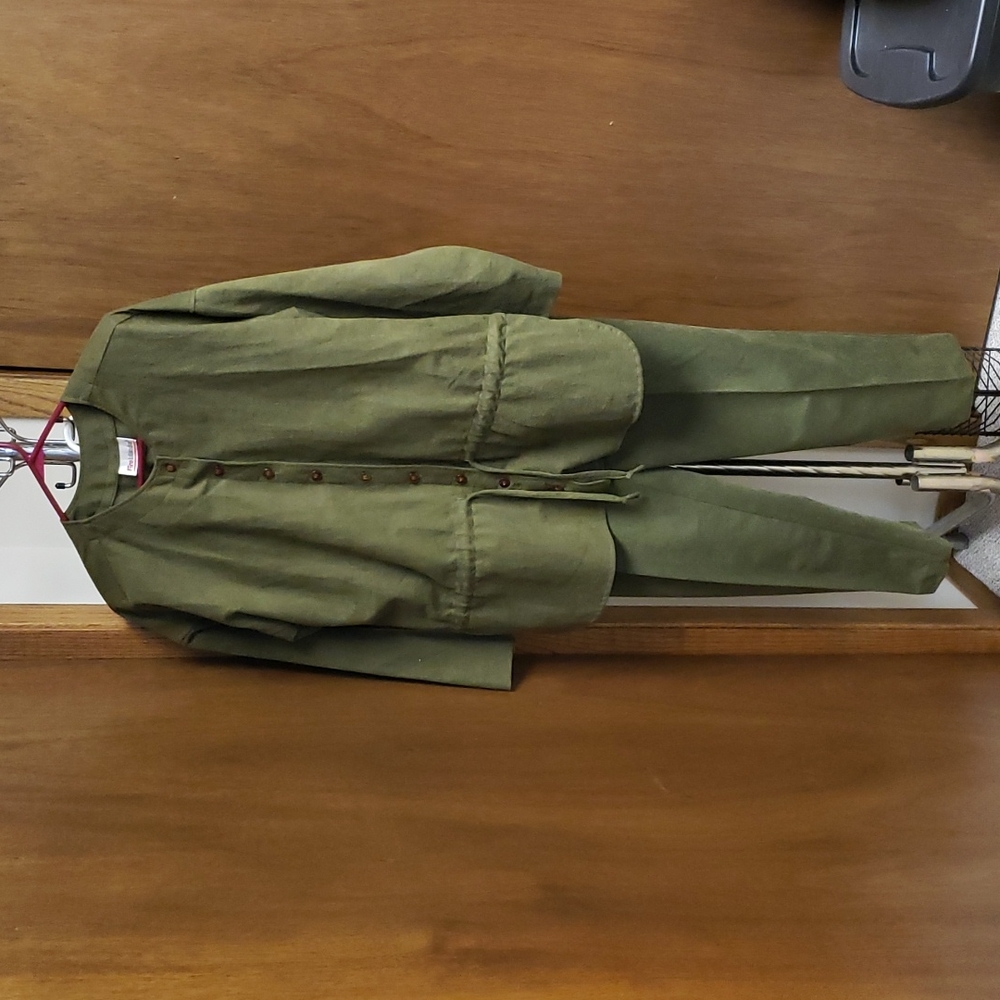 Olive green faux suede tie waist tunic and elastic waist pants.Hamper#1